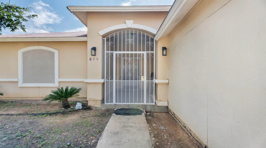 823 Witherspoon Lp, Laredo, Texas 78046, 4 Bedrooms Bedrooms, 7 Rooms Rooms,2 BathroomsBathrooms,Residential,For Rent,823 Witherspoon Lp,20262690