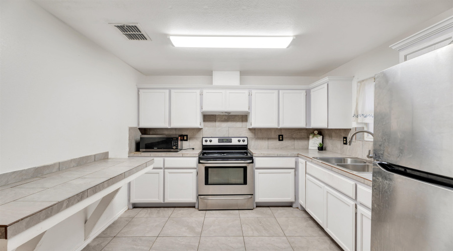 823 Witherspoon Lp, Laredo, Texas 78046, 4 Bedrooms Bedrooms, 7 Rooms Rooms,2 BathroomsBathrooms,Residential,For Rent,823 Witherspoon Lp,20262690