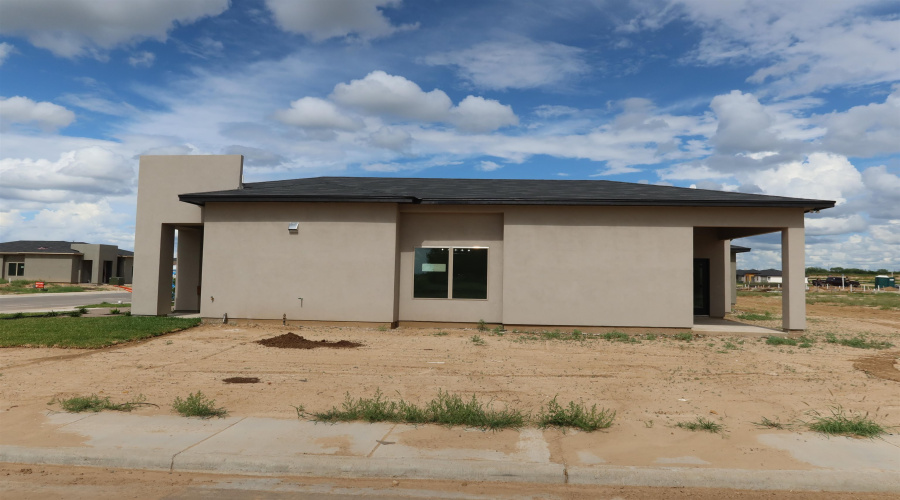 1601 Curriculum Ct., LAREDO, Texas 78046, 3 Bedrooms Bedrooms, 6 Rooms Rooms,2 BathroomsBathrooms,Residential,For Sale,1601 Curriculum Ct.,20262691