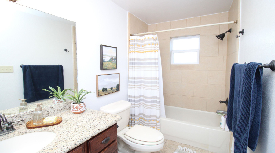 2081 Quito Lp, Laredo, Texas 78043, 3 Bedrooms Bedrooms, 4 Rooms Rooms,3 BathroomsBathrooms,Residential,For Sale,2081 Quito Lp,20262692