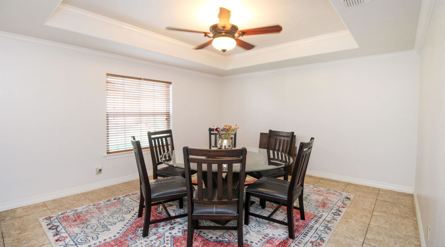 2081 Quito Lp, Laredo, Texas 78043, 3 Bedrooms Bedrooms, 4 Rooms Rooms,3 BathroomsBathrooms,Residential,For Sale,2081 Quito Lp,20262692