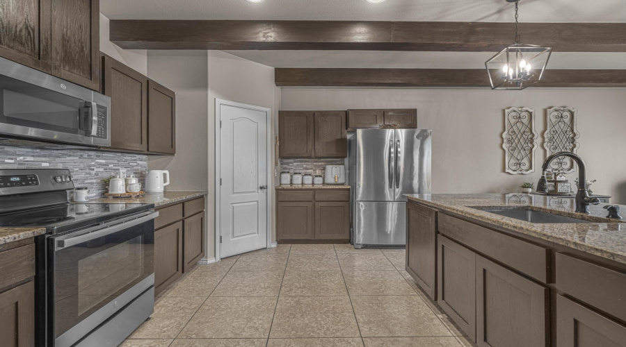 6114 Servando Dr, Laredo, Texas 78046, 4 Bedrooms Bedrooms, 7 Rooms Rooms,2 BathroomsBathrooms,Residential,For Sale,6114 Servando Dr,20262693