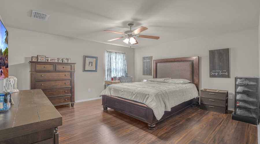 6114 Servando Dr, Laredo, Texas 78046, 4 Bedrooms Bedrooms, 7 Rooms Rooms,2 BathroomsBathrooms,Residential,For Sale,6114 Servando Dr,20262693