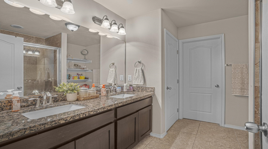 6114 Servando Dr, Laredo, Texas 78046, 4 Bedrooms Bedrooms, 7 Rooms Rooms,2 BathroomsBathrooms,Residential,For Sale,6114 Servando Dr,20262693