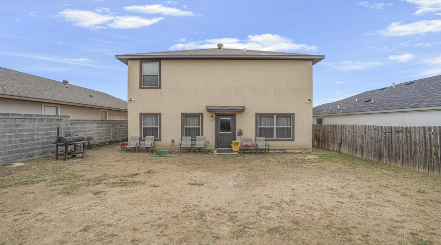 6114 Servando Dr, Laredo, Texas 78046, 4 Bedrooms Bedrooms, 7 Rooms Rooms,2 BathroomsBathrooms,Residential,For Sale,6114 Servando Dr,20262693