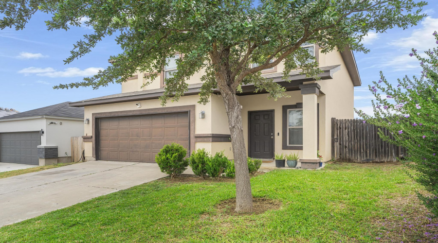 6114 Servando Dr, Laredo, Texas 78046, 4 Bedrooms Bedrooms, 7 Rooms Rooms,2 BathroomsBathrooms,Residential,For Sale,6114 Servando Dr,20262693