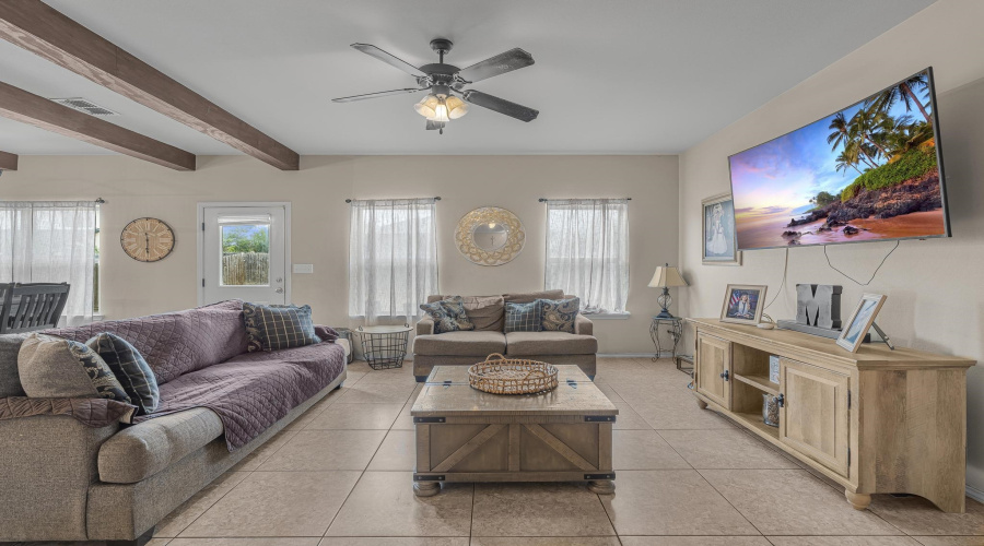 6114 Servando Dr, Laredo, Texas 78046, 4 Bedrooms Bedrooms, 7 Rooms Rooms,2 BathroomsBathrooms,Residential,For Sale,6114 Servando Dr,20262693