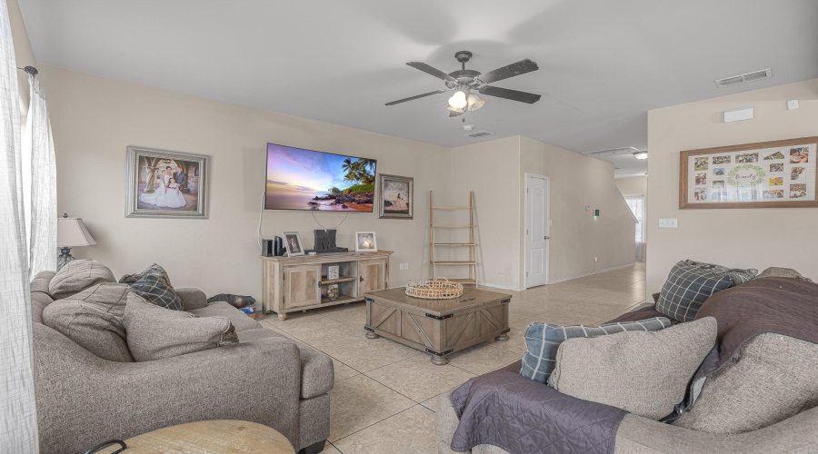 6114 Servando Dr, Laredo, Texas 78046, 4 Bedrooms Bedrooms, 7 Rooms Rooms,2 BathroomsBathrooms,Residential,For Sale,6114 Servando Dr,20262693