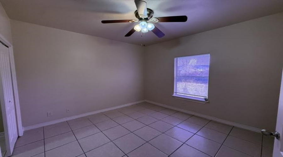 512 Norwich Lp, Laredo, Texas 78045, 2 Bedrooms Bedrooms, 4 Rooms Rooms,1 BathroomBathrooms,Residential,For Rent,512 Norwich Lp,20262695