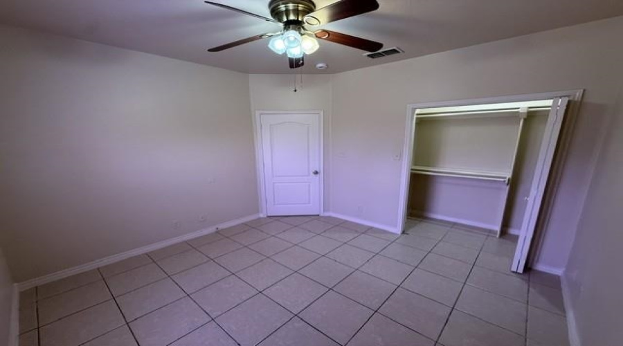512 Norwich Lp, Laredo, Texas 78045, 2 Bedrooms Bedrooms, 4 Rooms Rooms,1 BathroomBathrooms,Residential,For Rent,512 Norwich Lp,20262695