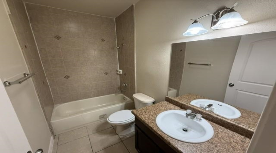 512 Norwich Lp, Laredo, Texas 78045, 2 Bedrooms Bedrooms, 4 Rooms Rooms,1 BathroomBathrooms,Residential,For Rent,512 Norwich Lp,20262695