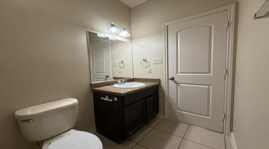 512 Norwich Lp, Laredo, Texas 78045, 2 Bedrooms Bedrooms, 4 Rooms Rooms,1 BathroomBathrooms,Residential,For Rent,512 Norwich Lp,20262695