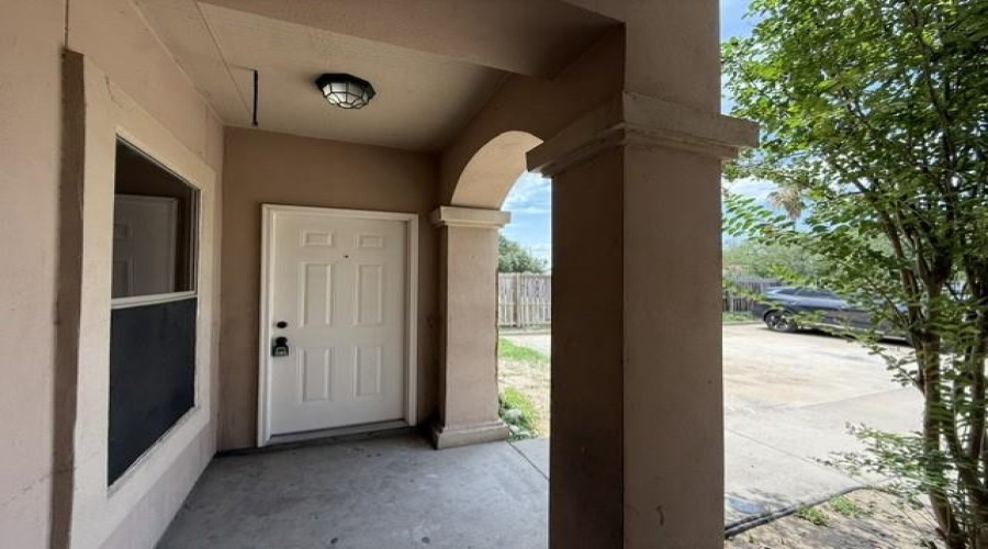 512 Norwich Lp, Laredo, Texas 78045, 2 Bedrooms Bedrooms, 4 Rooms Rooms,1 BathroomBathrooms,Residential,For Rent,512 Norwich Lp,20262695