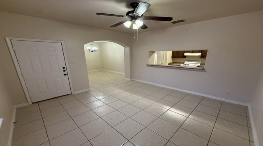 512 Norwich Lp, Laredo, Texas 78045, 2 Bedrooms Bedrooms, 4 Rooms Rooms,1 BathroomBathrooms,Residential,For Rent,512 Norwich Lp,20262695
