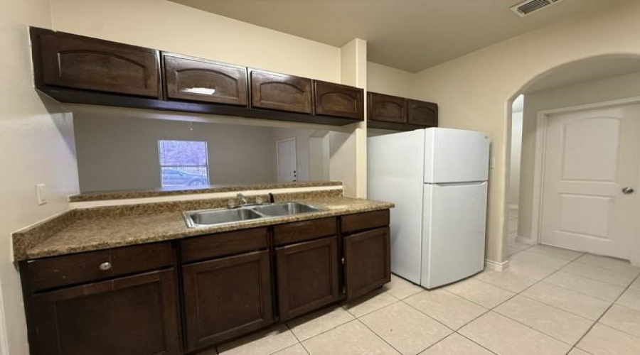 512 Norwich Lp, Laredo, Texas 78045, 2 Bedrooms Bedrooms, 4 Rooms Rooms,1 BathroomBathrooms,Residential,For Rent,512 Norwich Lp,20262695