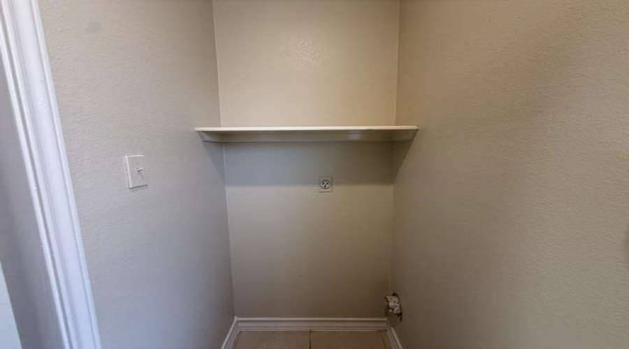 512 Norwich Lp, Laredo, Texas 78045, 2 Bedrooms Bedrooms, 4 Rooms Rooms,1 BathroomBathrooms,Residential,For Rent,512 Norwich Lp,20262695