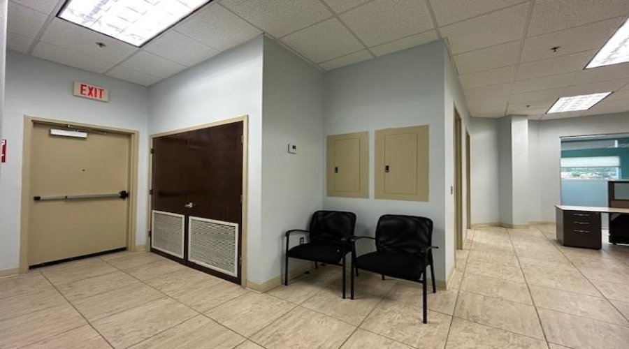 6909 Springfield Ave, Laredo, Texas 78041, 1 Room Rooms,1 BathroomBathrooms,Commercial retail/office,For Rent,6909 Springfield Ave,20255247