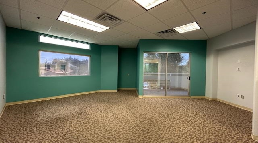 6909 Springfield Ave, Laredo, Texas 78041, 1 Room Rooms,1 BathroomBathrooms,Commercial retail/office,For Rent,6909 Springfield Ave,20255247