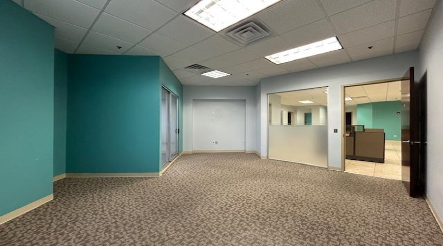 6909 Springfield Ave, Laredo, Texas 78041, 1 Room Rooms,1 BathroomBathrooms,Commercial retail/office,For Rent,6909 Springfield Ave,20255247