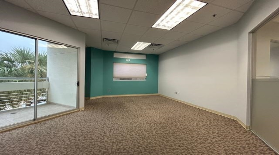 6909 Springfield Ave, Laredo, Texas 78041, 1 Room Rooms,1 BathroomBathrooms,Commercial retail/office,For Rent,6909 Springfield Ave,20255247