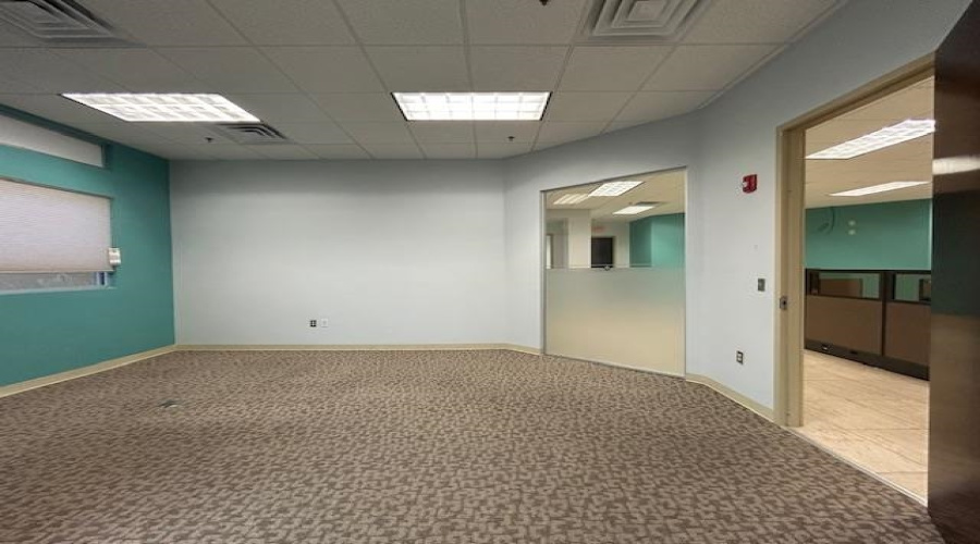 6909 Springfield Ave, Laredo, Texas 78041, 1 Room Rooms,1 BathroomBathrooms,Commercial retail/office,For Rent,6909 Springfield Ave,20255247