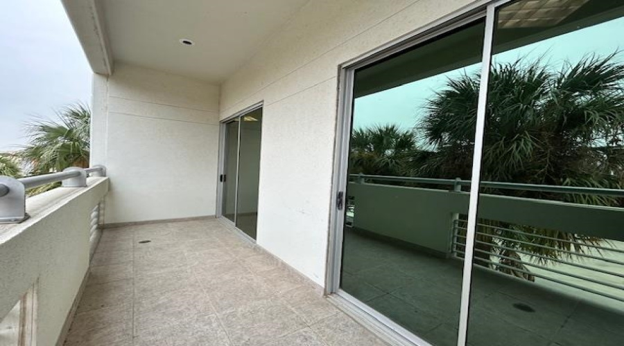 6909 Springfield Ave, Laredo, Texas 78041, 1 Room Rooms,1 BathroomBathrooms,Commercial retail/office,For Rent,6909 Springfield Ave,20255247