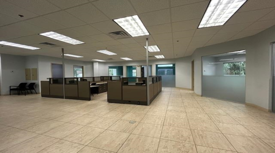 6909 Springfield Ave, Laredo, Texas 78041, 1 Room Rooms,1 BathroomBathrooms,Commercial retail/office,For Rent,6909 Springfield Ave,20255247