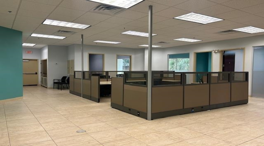 6909 Springfield Ave, Laredo, Texas 78041, 1 Room Rooms,1 BathroomBathrooms,Commercial retail/office,For Rent,6909 Springfield Ave,20255247