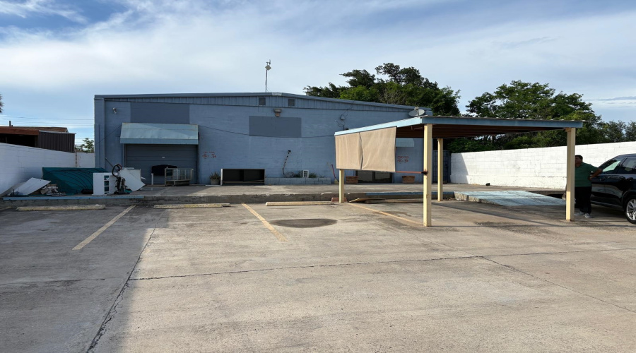 1615 Iturbide St, Laredo, Texas 78040, 1 Room Rooms,2 BathroomsBathrooms,Commercial retail/office,For Sale,1615 Iturbide St,20262699