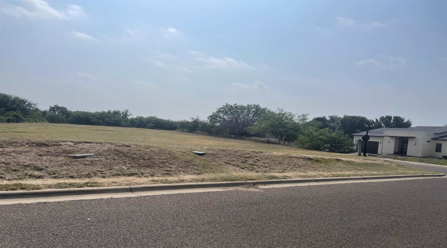 307 Muller Memorial Blvd, Laredo TX, Texas 78045-4119, ,Land,For Sale,307 Muller Memorial Blvd,20242125