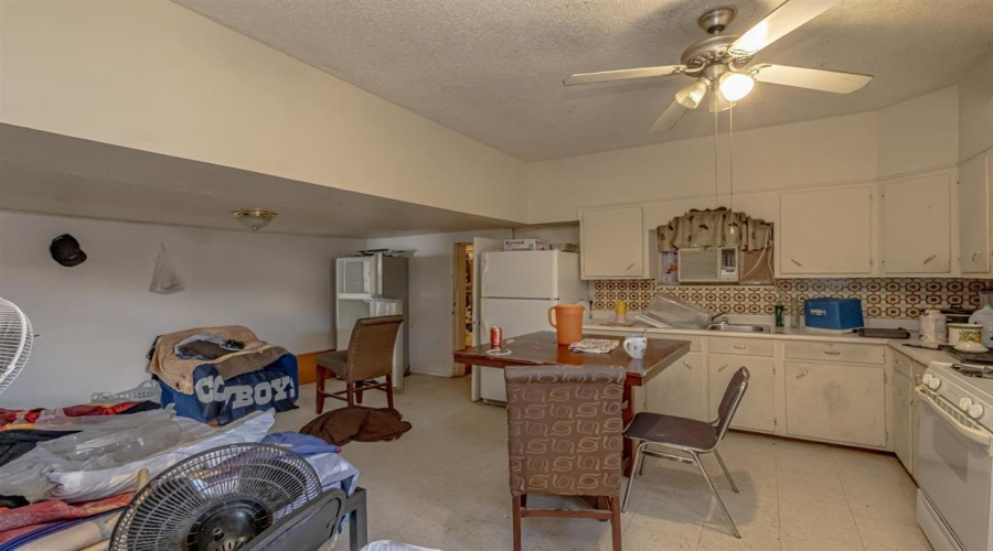 1701 Lincoln St, LAREDO, Texas 78040, ,Multi-family,For Sale,1701 Lincoln St,20262697