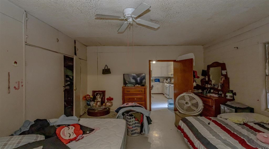 1701 Lincoln St, LAREDO, Texas 78040, ,Multi-family,For Sale,1701 Lincoln St,20262697