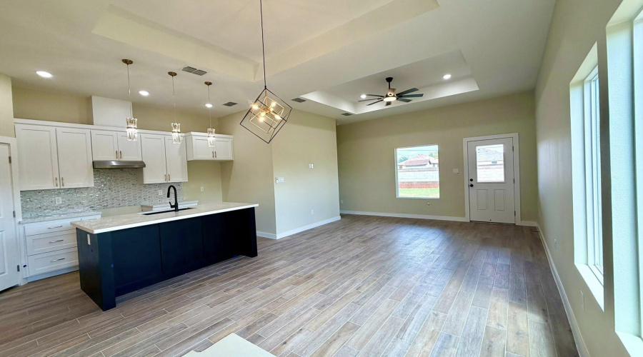 2410 Durazno Ct., Laredo, Texas 78046, 4 Bedrooms Bedrooms, 6 Rooms Rooms,2 BathroomsBathrooms,Residential,For Sale,2410 Durazno Ct.,20262700