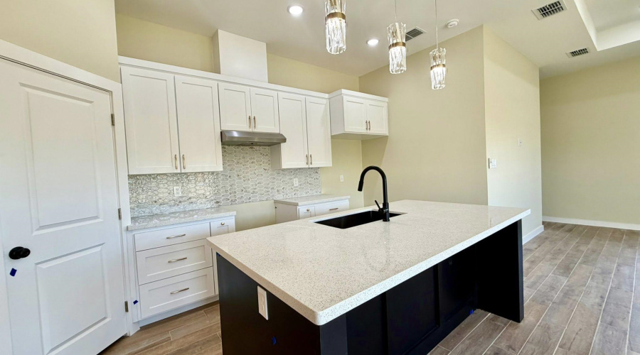 2410 Durazno Ct., Laredo, Texas 78046, 4 Bedrooms Bedrooms, 6 Rooms Rooms,2 BathroomsBathrooms,Residential,For Sale,2410 Durazno Ct.,20262700