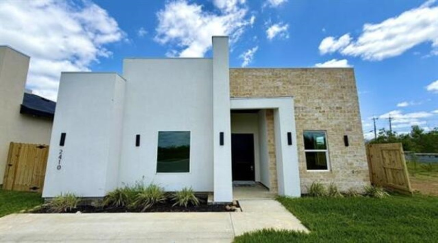 2410 Durazno Ct., Laredo, Texas 78046, 4 Bedrooms Bedrooms, 6 Rooms Rooms,2 BathroomsBathrooms,Residential,For Sale,2410 Durazno Ct.,20262700