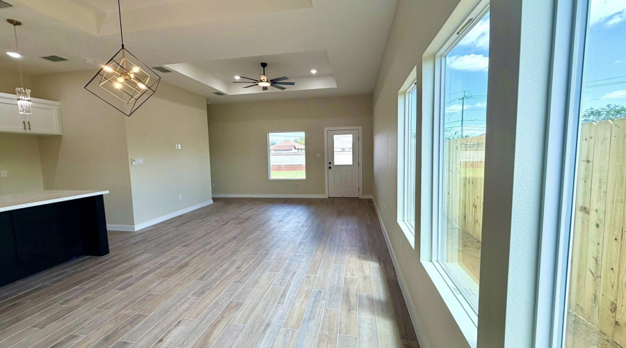 2410 Durazno Ct., Laredo, Texas 78046, 4 Bedrooms Bedrooms, 6 Rooms Rooms,2 BathroomsBathrooms,Residential,For Sale,2410 Durazno Ct.,20262700