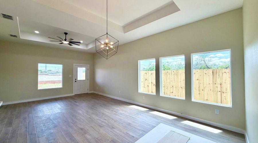 2410 Durazno Ct., Laredo, Texas 78046, 4 Bedrooms Bedrooms, 6 Rooms Rooms,2 BathroomsBathrooms,Residential,For Sale,2410 Durazno Ct.,20262700