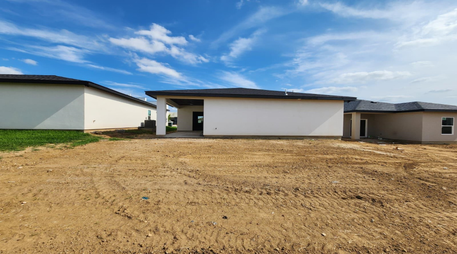 3806 Yoyis St., Laredo, Texas 78046, 4 Bedrooms Bedrooms, 5 Rooms Rooms,2 BathroomsBathrooms,Residential,For Sale,3806 Yoyis St.,20262707