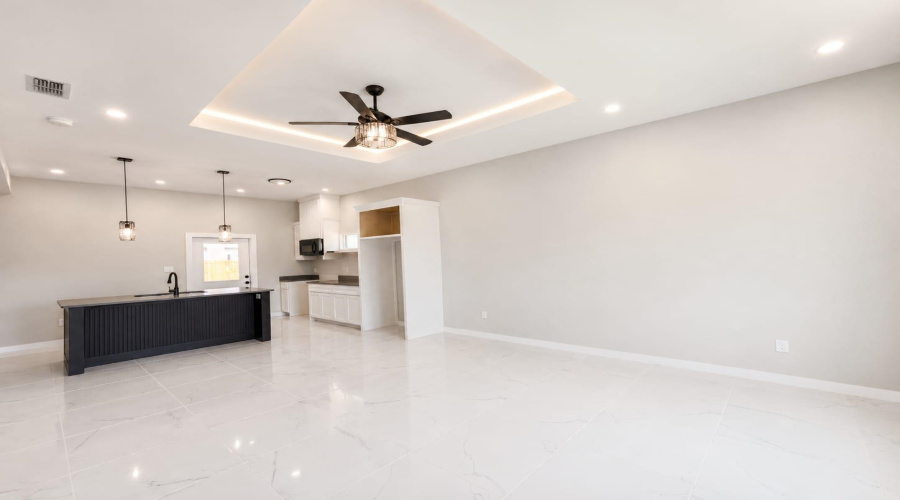 3806 Yoyis St., Laredo, Texas 78046, 4 Bedrooms Bedrooms, 5 Rooms Rooms,2 BathroomsBathrooms,Residential,For Sale,3806 Yoyis St.,20262707