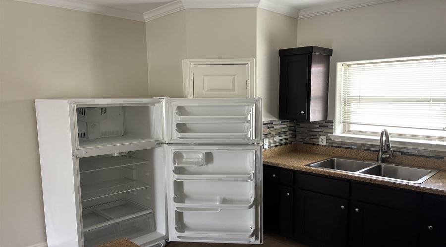 5402 Marcella Ave, LAREDO, Texas 78041, 1 Bedroom Bedrooms, 3 Rooms Rooms,1 BathroomBathrooms,Residential,For Rent,5402 Marcella Ave,20262708