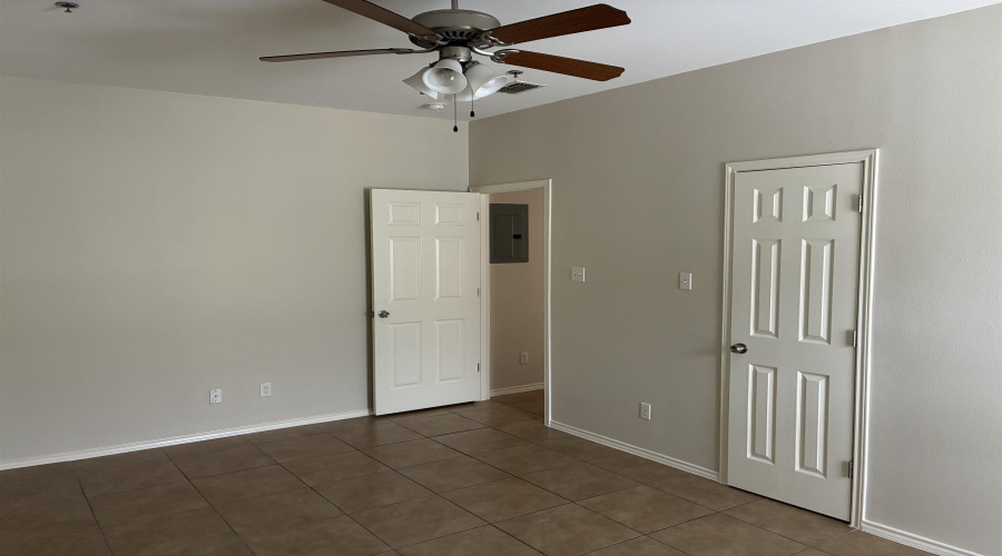 5402 Marcella Ave, LAREDO, Texas 78041, 1 Bedroom Bedrooms, 3 Rooms Rooms,1 BathroomBathrooms,Residential,For Rent,5402 Marcella Ave,20262708