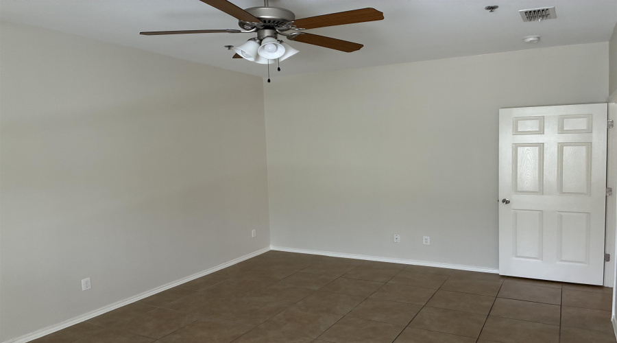 5402 Marcella Ave, LAREDO, Texas 78041, 1 Bedroom Bedrooms, 3 Rooms Rooms,1 BathroomBathrooms,Residential,For Rent,5402 Marcella Ave,20262708