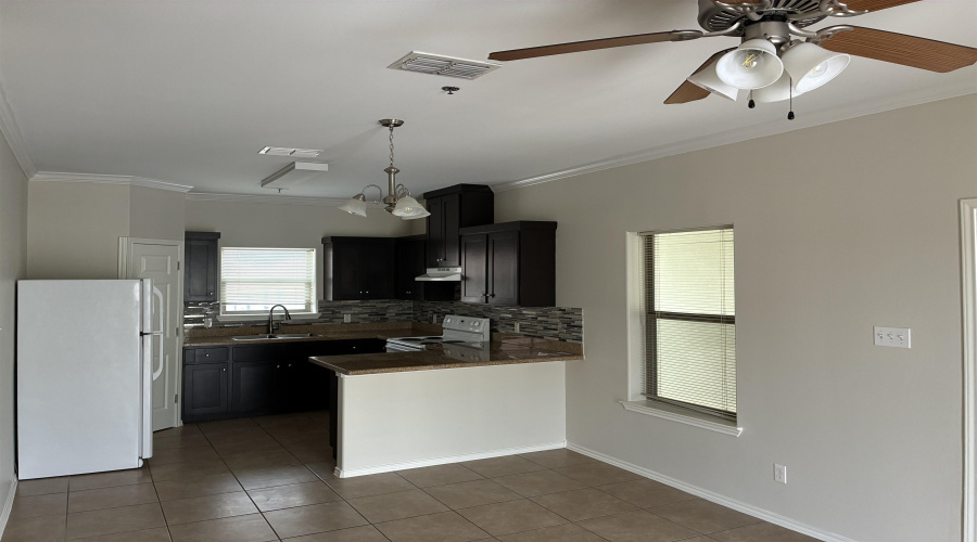 5402 Marcella Ave, LAREDO, Texas 78041, 1 Bedroom Bedrooms, 3 Rooms Rooms,1 BathroomBathrooms,Residential,For Rent,5402 Marcella Ave,20262708