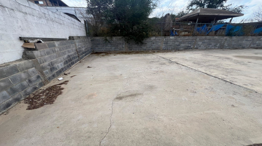 2703 Diaz St, Laredo, Texas 78043, 3 Bedrooms Bedrooms, 7 Rooms Rooms,2 BathroomsBathrooms,Residential,For Sale,2703 Diaz St,20262710