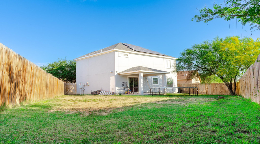 6016 Catedral Lp, Laredo, Texas 78043-4793, 3 Bedrooms Bedrooms, 7 Rooms Rooms,2 BathroomsBathrooms,Residential,For Sale,6016 Catedral Lp,20262711