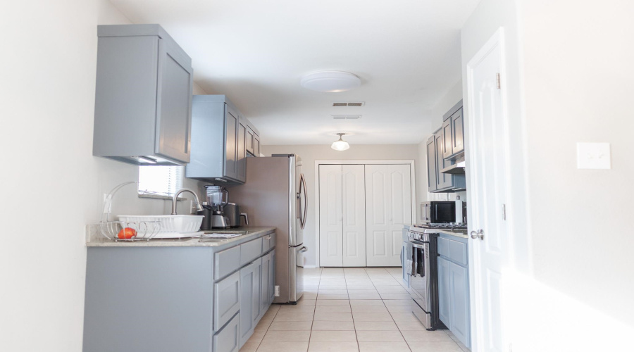 6016 Catedral Lp, Laredo, Texas 78043-4793, 3 Bedrooms Bedrooms, 7 Rooms Rooms,2 BathroomsBathrooms,Residential,For Sale,6016 Catedral Lp,20262711