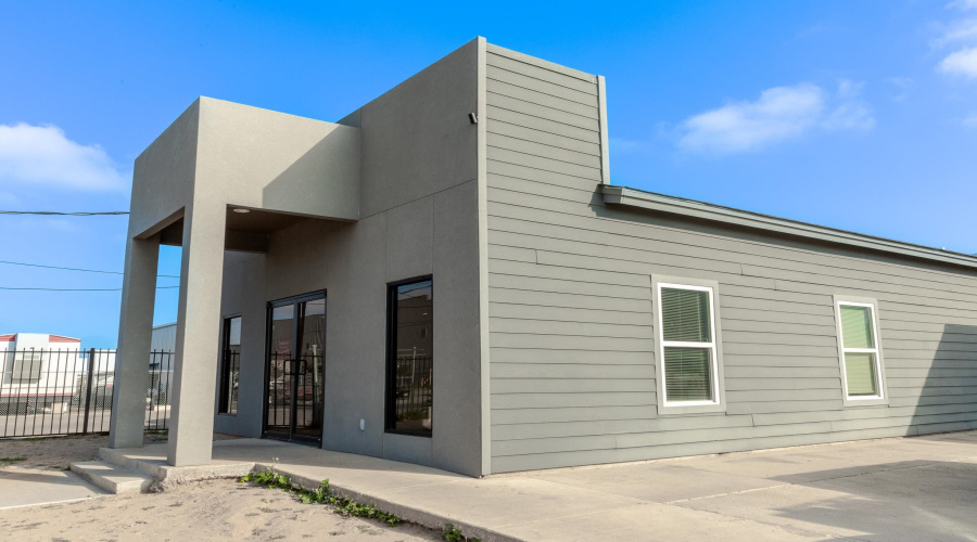 119 North America Rd., LAREDO, Texas 78045, 1 Bedroom Bedrooms, 51 Rooms Rooms,2 BathroomsBathrooms,Commercial/industrial,For Sale,119 North America Rd.,20262727