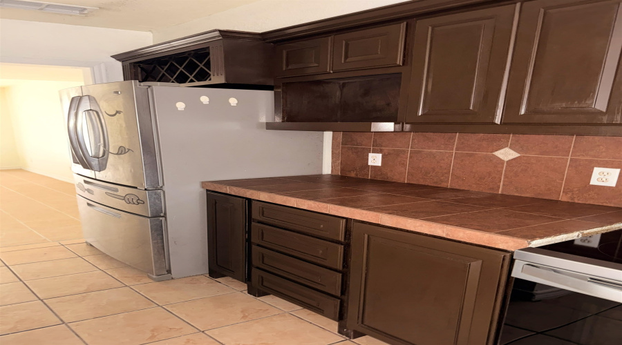1300 E Hillside Rd, Laredo, Texas 78041, 2 Bedrooms Bedrooms, 3 Rooms Rooms,1 BathroomBathrooms,Residential,For Sale,1300 E Hillside Rd,20262712