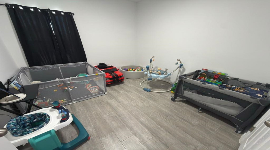 1526 Estudiantes Dr., Laredo, Texas 78046, 4 Bedrooms Bedrooms, 6 Rooms Rooms,2 BathroomsBathrooms,Residential,For Sale,1526 Estudiantes Dr.,20262716