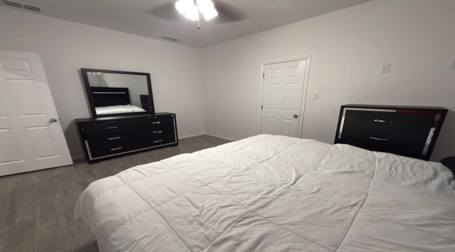 1526 Estudiantes Dr., Laredo, Texas 78046, 4 Bedrooms Bedrooms, 6 Rooms Rooms,2 BathroomsBathrooms,Residential,For Sale,1526 Estudiantes Dr.,20262716